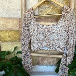 🐆 NEW Women’s Japna Sweetheart Long Sleeve Smocked Animal Print Cropped Blouse 🐆